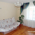 Двухкомнатная квартира находится в современном спальном районе Гомеля Мельников Луг, на улице Головацкого, в 4х минутах езды от остановки Цирк.