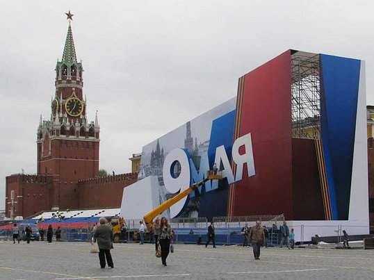 Парад Победы 9-го Мая. Что происходит, или дальтонизм на марше… Парад Победы 9-го Мая. Что происходит, или дальтонизм на марше…